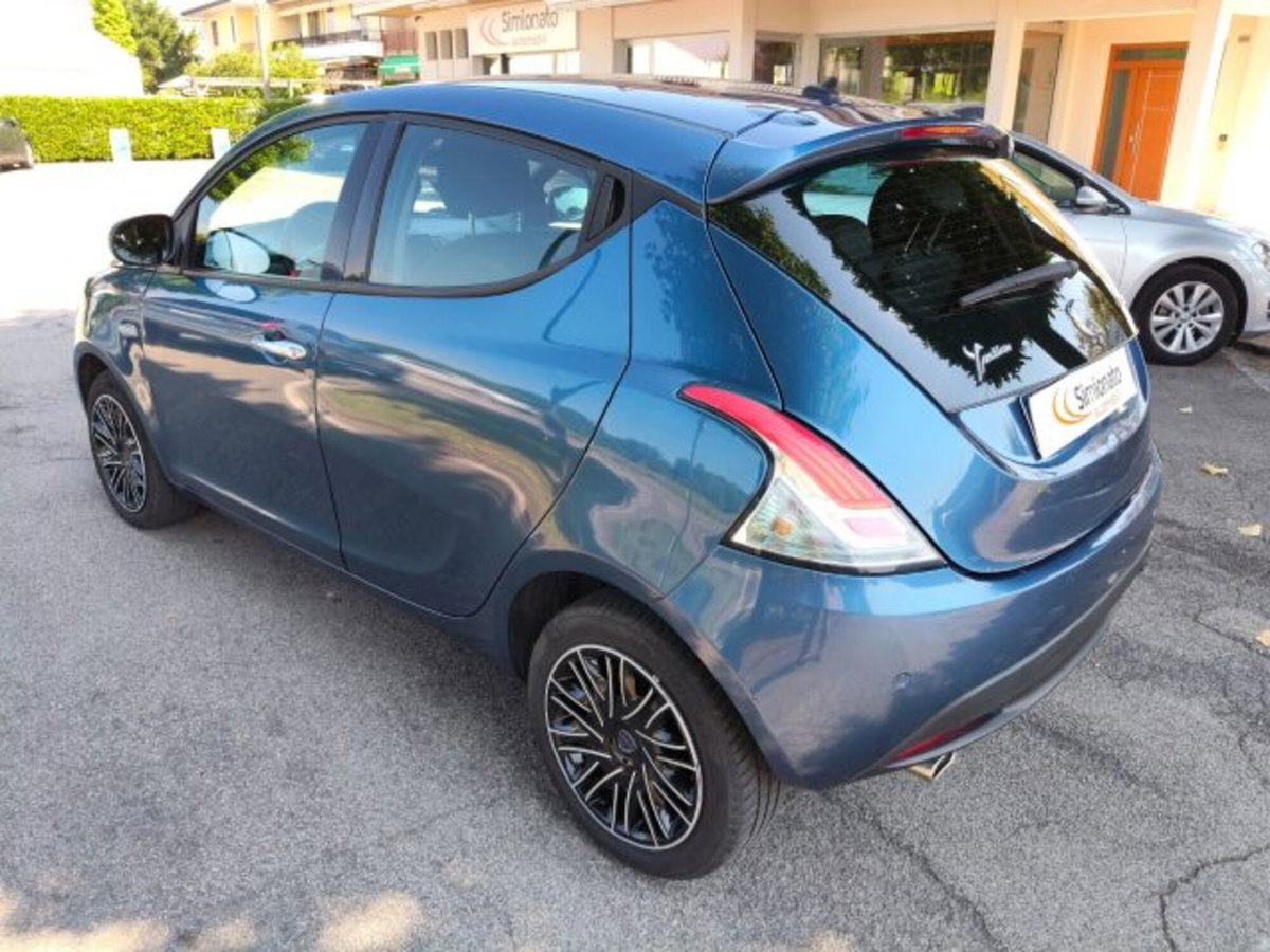 Lancia Ypsilon 1.0 FireFly 5 porte S&S Hybrid Ecochic Gold (5)