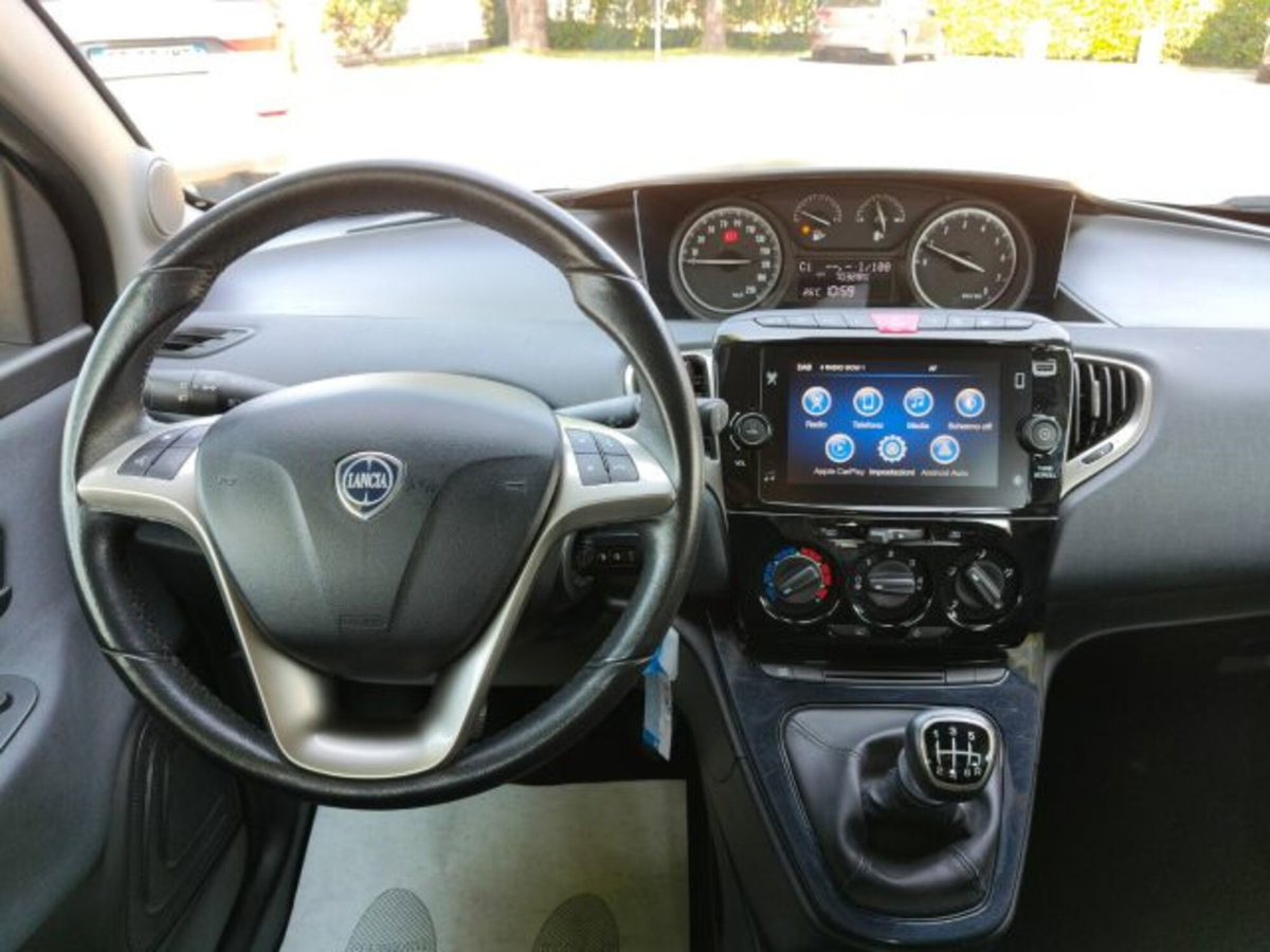 Lancia Ypsilon 1.0 FireFly 5 porte S&S Hybrid Ecochic Gold (7)