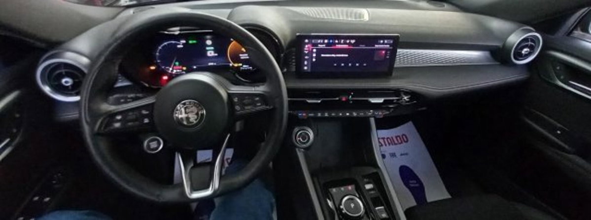 Alfa Romeo Tonale 1.3 phev Sprint Q4 280cv at6 (12)