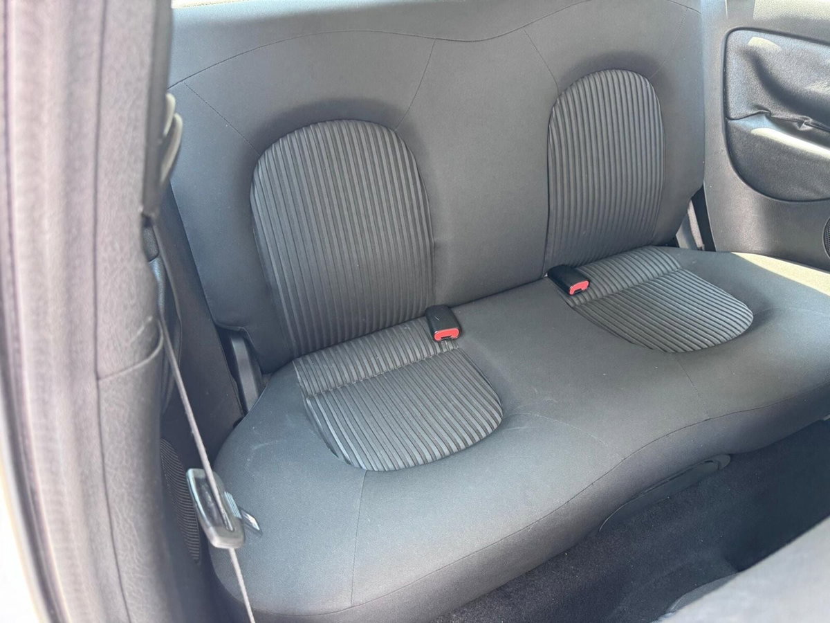 Lancia Ypsilon 1.3 MJT 75 CV Diva (12)