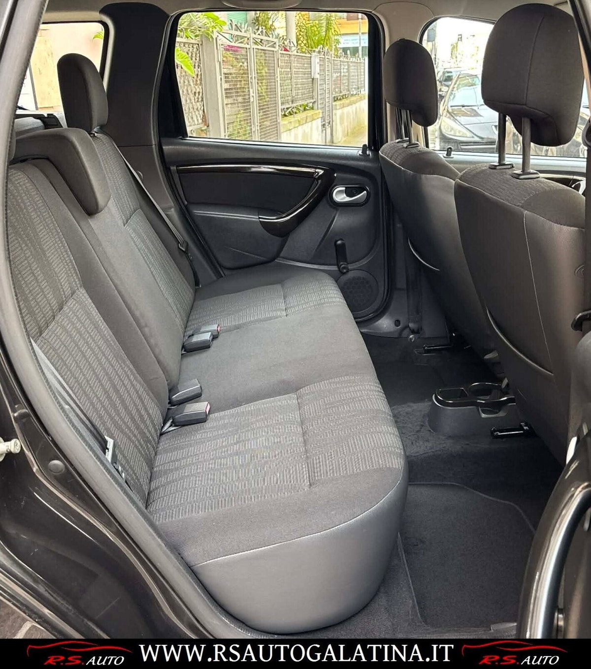 Dacia Duster 1.6 110CV 4x4 Ambiance (11)