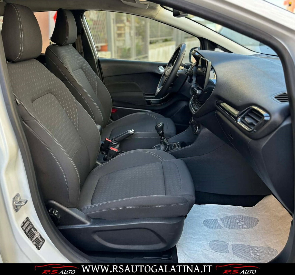 Ford Fiesta 1.0 Ecoboost Hybrid 125 CV 5 porte Titanium (7)