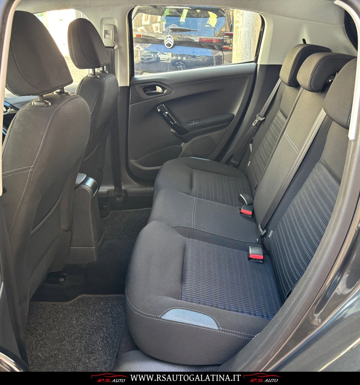 Peugeot 208 82 5 porte Allure (11)