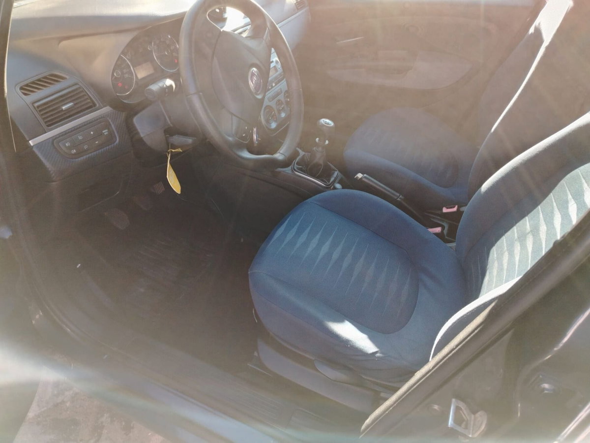 Fiat Grande Punto 1.4 5 porte Dynamic Natural Power (4)