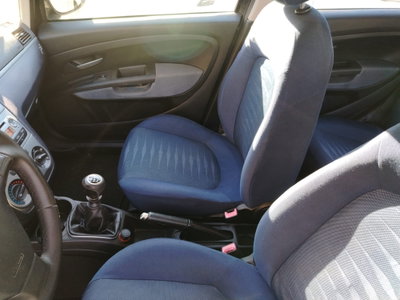Fiat Grande Punto 1.4 5 porte Dynamic Natural Power (6)