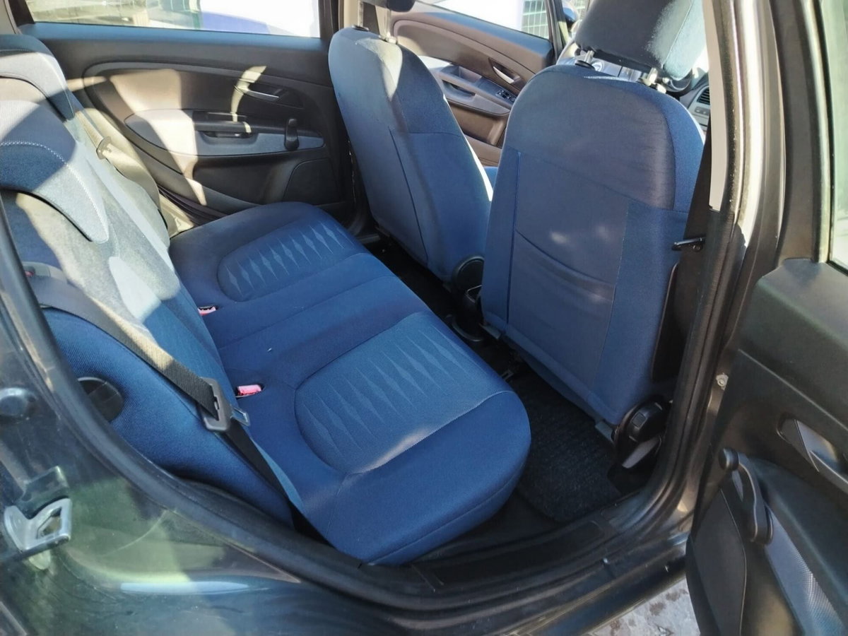 Fiat Grande Punto 1.4 5 porte Dynamic Natural Power (7)