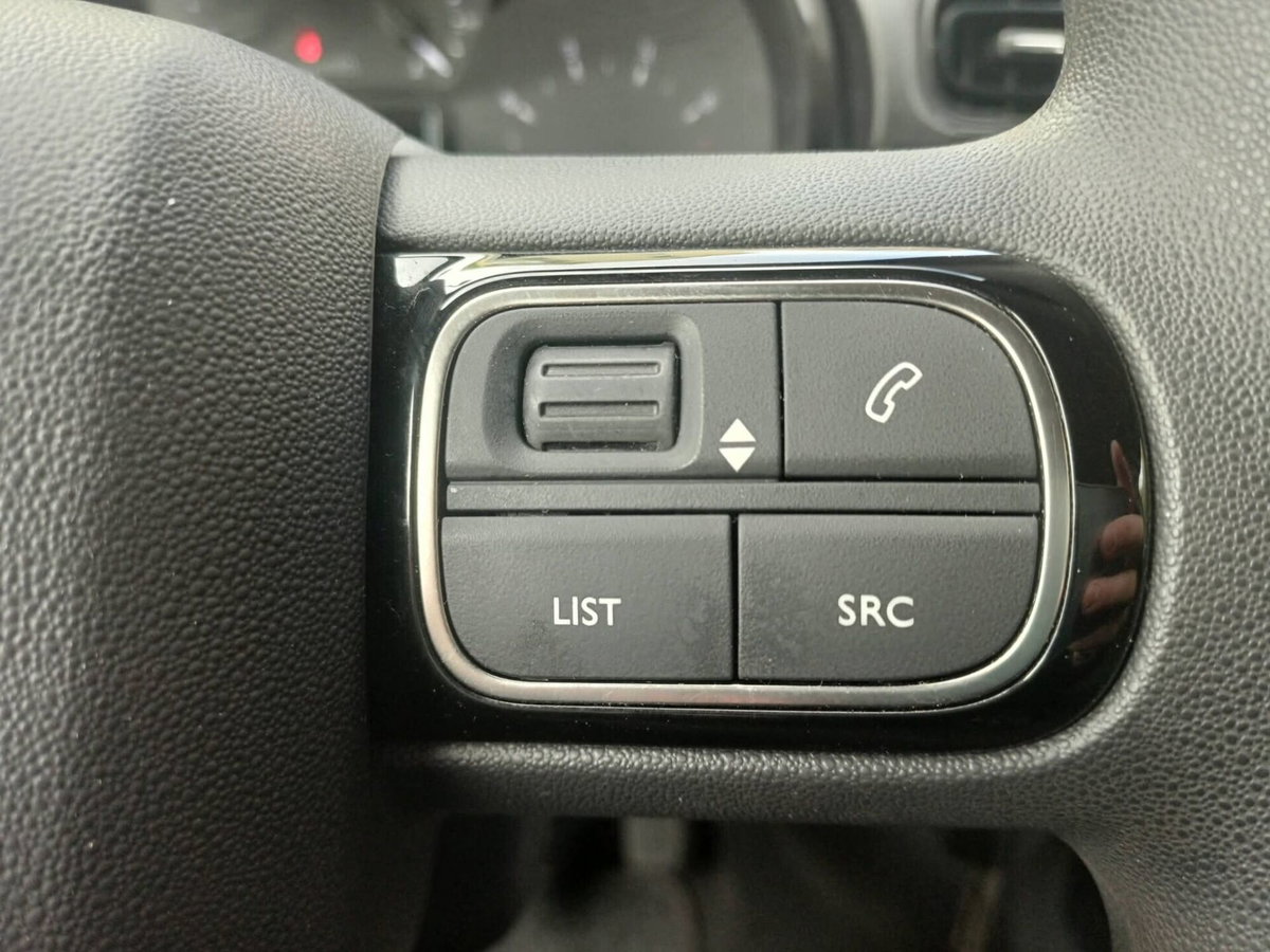 Citroen C3 BlueHDi 100 S&S Feel Pack (17)