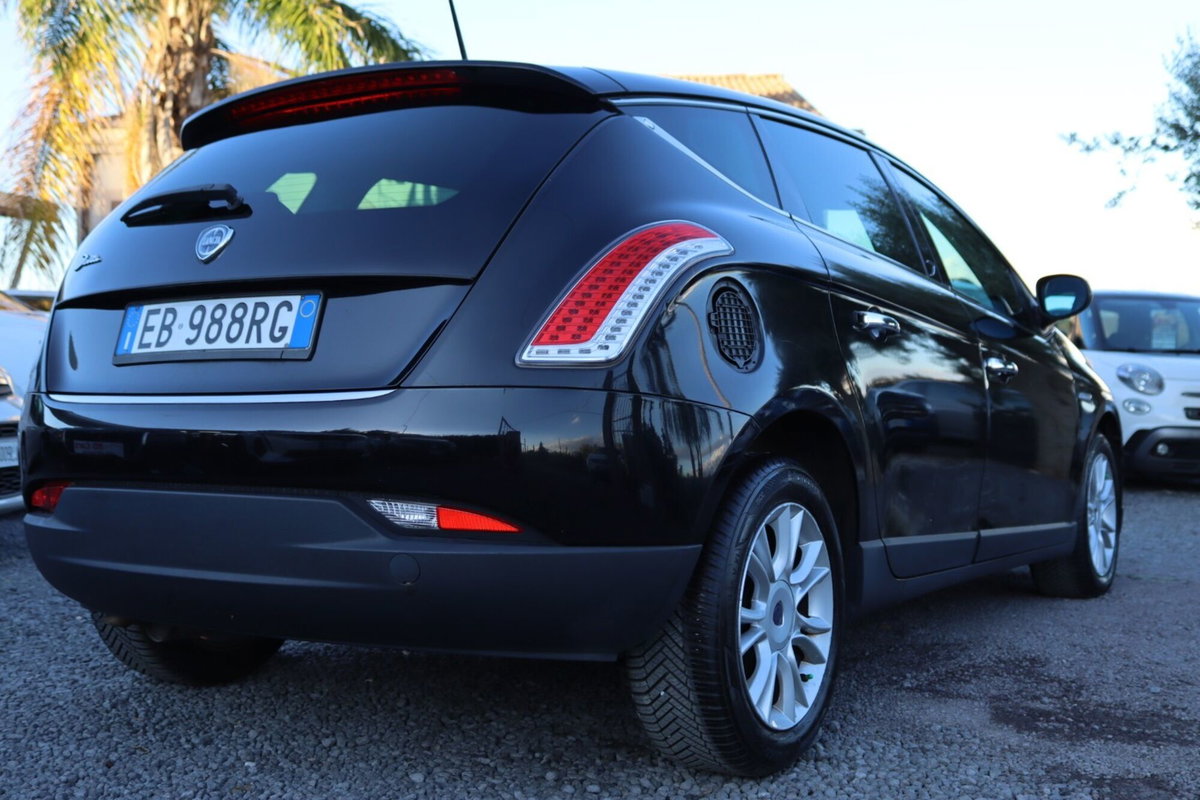 Lancia Delta 1.6 MJT DPF Platino (7)