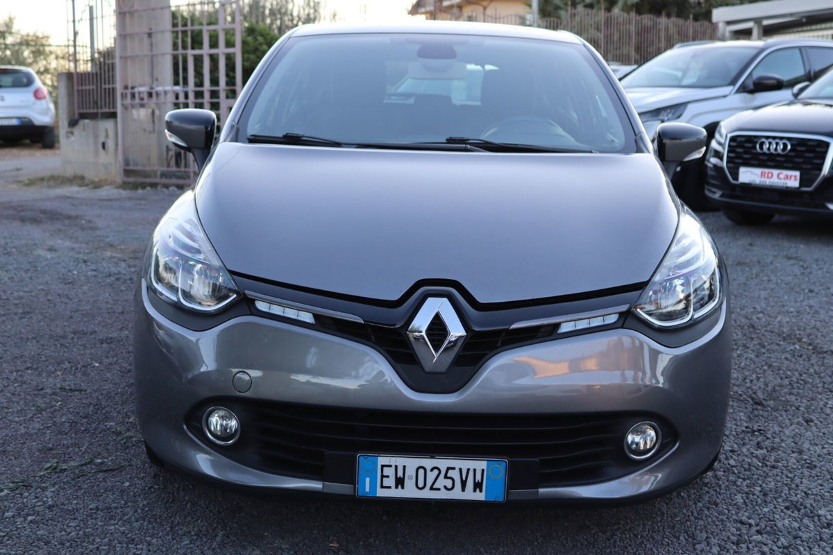 Renault Clio 1.5 dCi 8V 75CV 5 porte Costume National (4)
