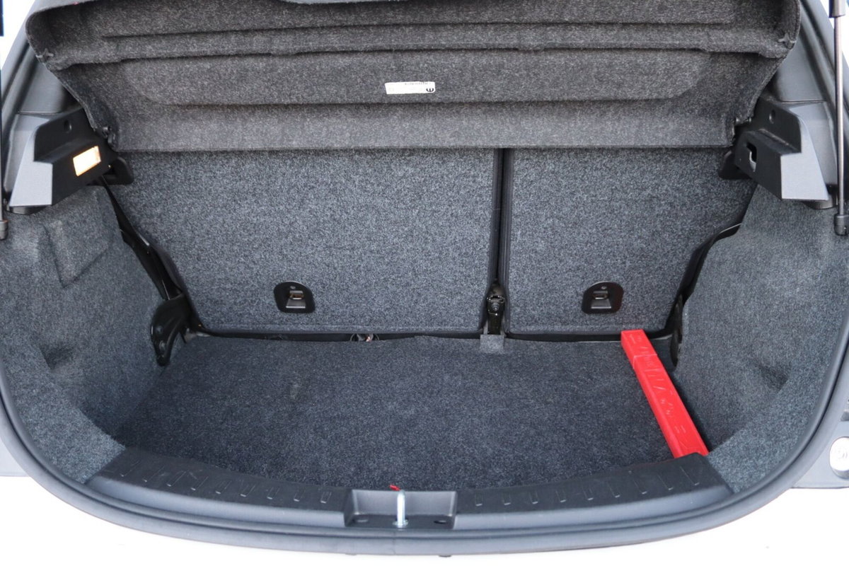 Lancia Ypsilon 1.2 69 CV 5 porte Silver (14)