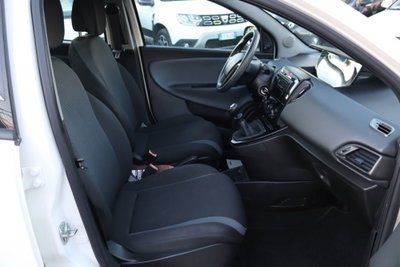 Lancia Ypsilon 1.2 69 CV 5 porte Silver (16)