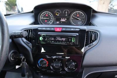 Lancia Ypsilon 1.2 69 CV 5 porte Silver (18)