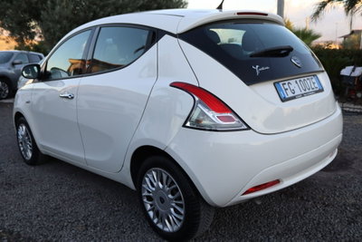 Lancia Ypsilon 1.2 69 CV 5 porte Silver (3)