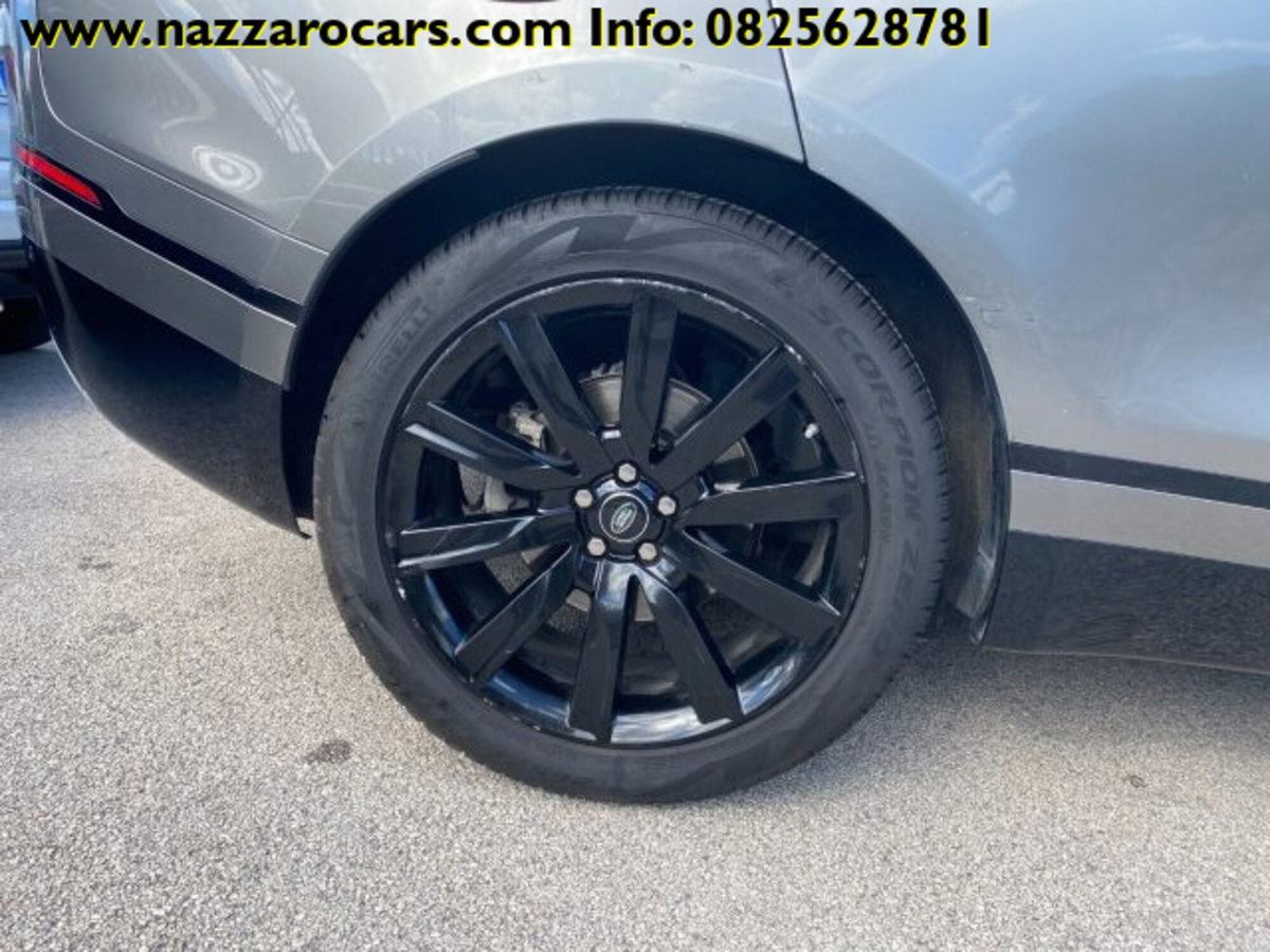 Land Rover Range Rover Velar 2.0D I4 240 CV R-Dynamic (17)
