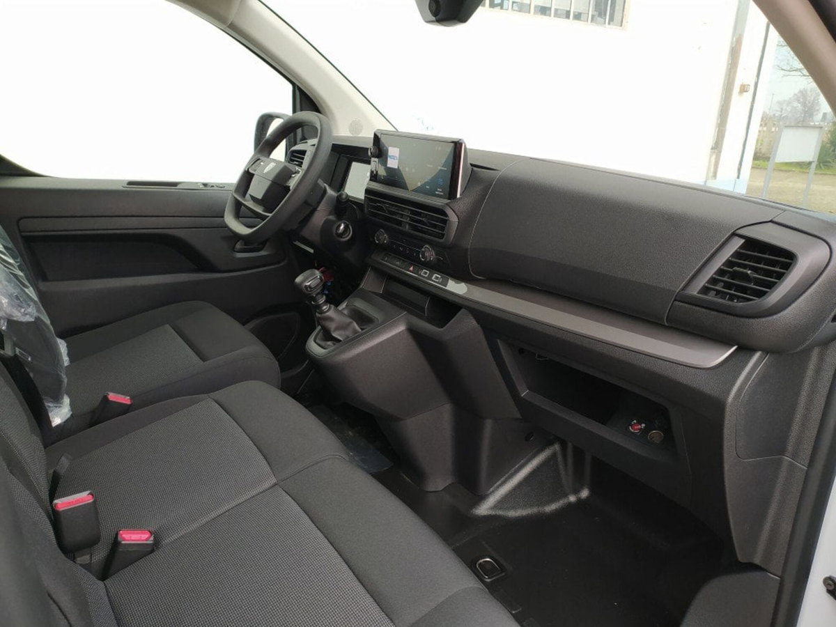 Peugeot Expert Furgone long 2.2 diesel 150cv S&S (4)