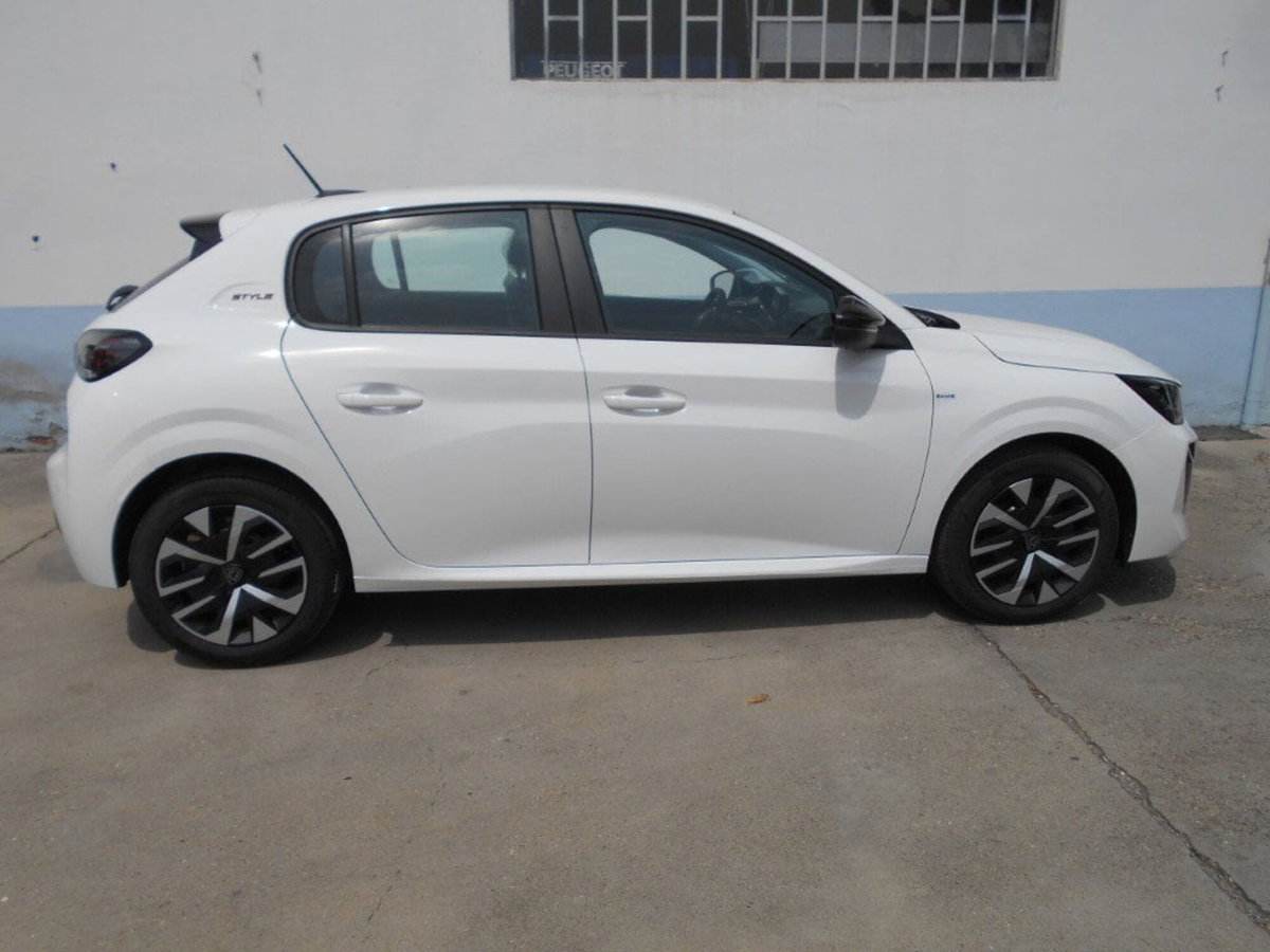 Peugeot 208 PureTech 100 Stop&Start 5 porte GT (17)