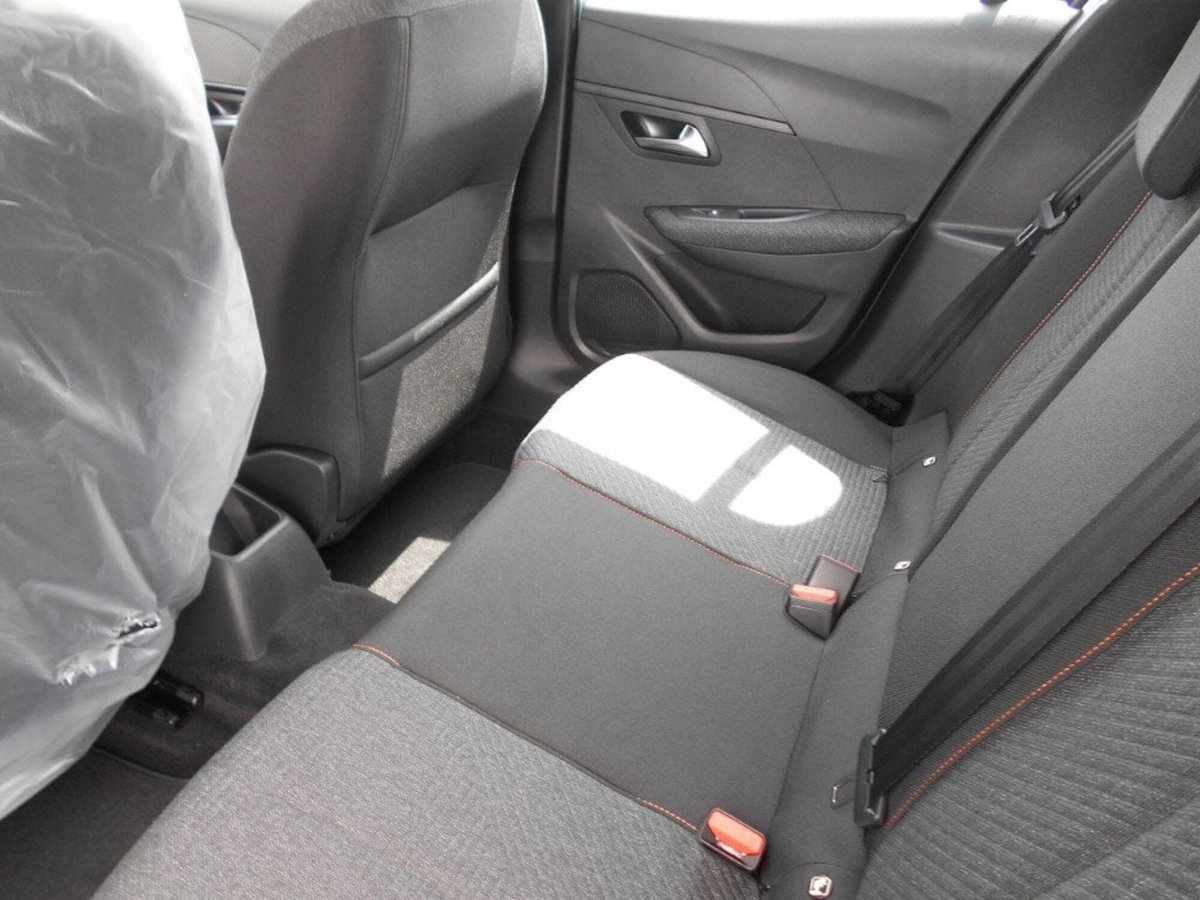 Peugeot 208 PureTech 100 Stop&Start 5 porte GT (19)