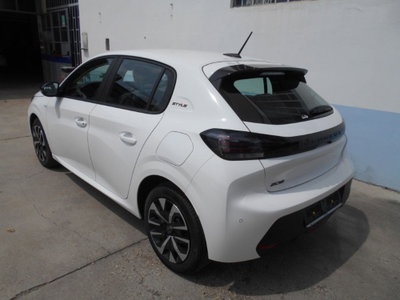 Peugeot 208 PureTech 100 Stop&Start 5 porte GT (5)