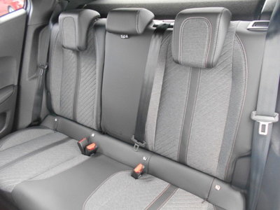 Peugeot 2008 1.2 puretech Allure s&s 130cv eat8 (15)