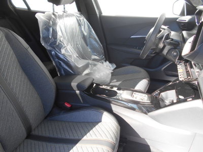 Peugeot 2008 PureTech 130 S&S EAT8 Allure Pack (17)