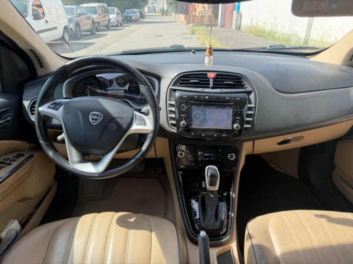 Lancia Delta 1.8 Di Turbo-Jet Sportronic Platinum (12)