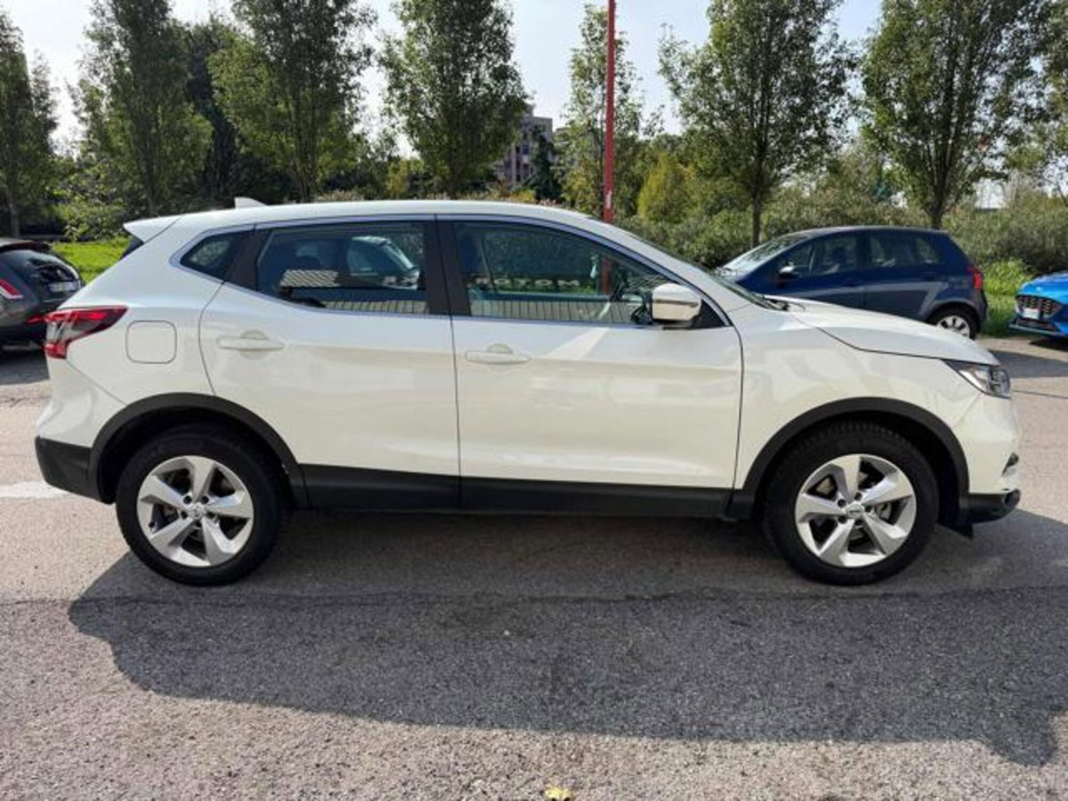 Nissan Qashqai 1.3 DIG-T 160 CV DCT Business (6)