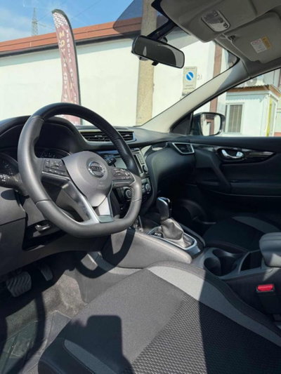 Nissan Qashqai 1.3 DIG-T 160 CV DCT Business (9)