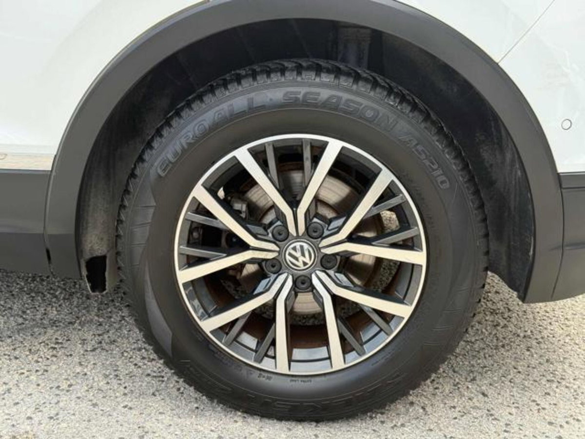 Volkswagen Tiguan 1.6 TDI SCR Business BlueMotion Technology (11)