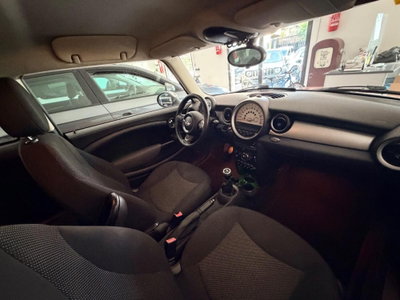 MINI Mini 1.6 16V Cooper D (6)