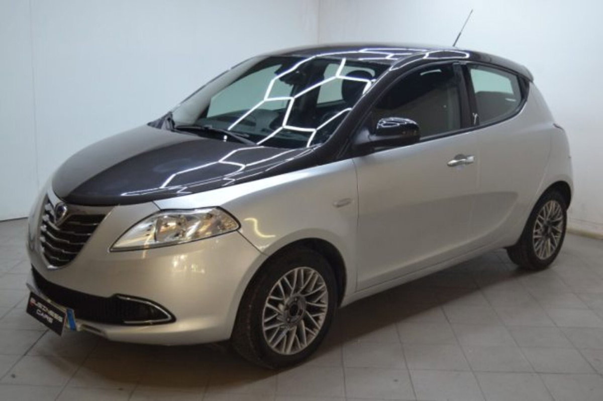 Lancia Ypsilon 0.9 TwinAir 85 CV 5 porte S&S DFN Platinum