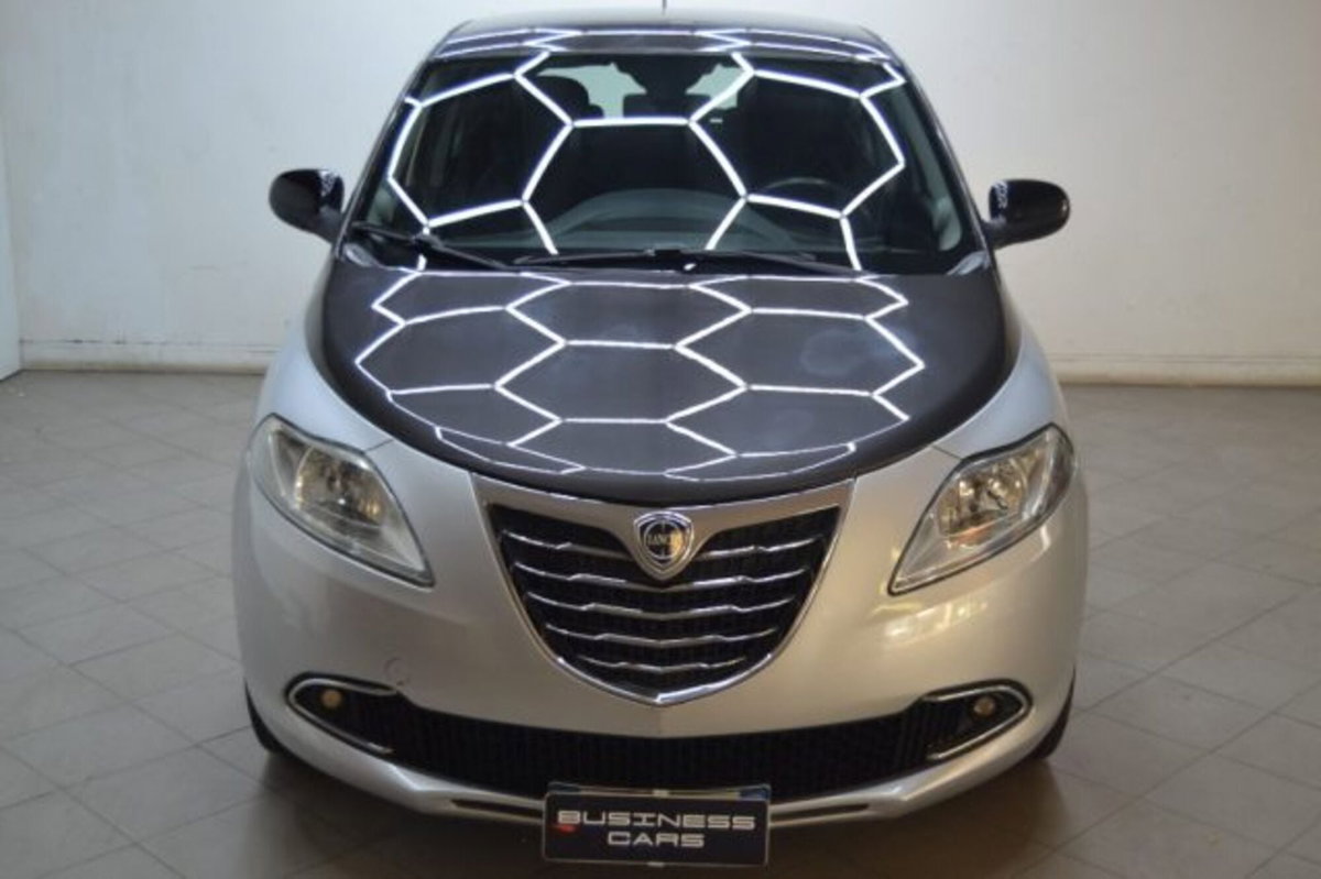 Lancia Ypsilon 0.9 TwinAir 85 CV 5 porte S&S DFN Platinum (2)