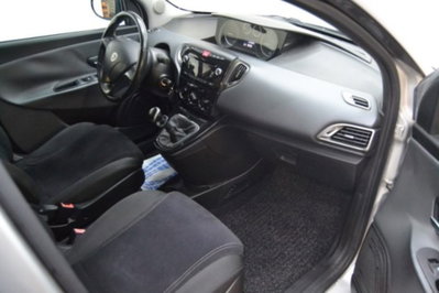 Lancia Ypsilon 0.9 TwinAir 85 CV 5 porte S&S DFN Platinum (8)