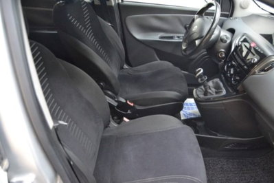 Lancia Ypsilon 0.9 TwinAir 85 CV 5 porte S&S DFN Platinum (9)