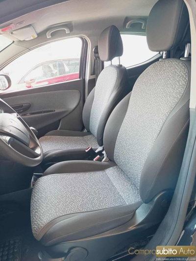 Lancia Ypsilon 1.0 FireFly 5 porte S&S Hybrid Gold Plus (19)