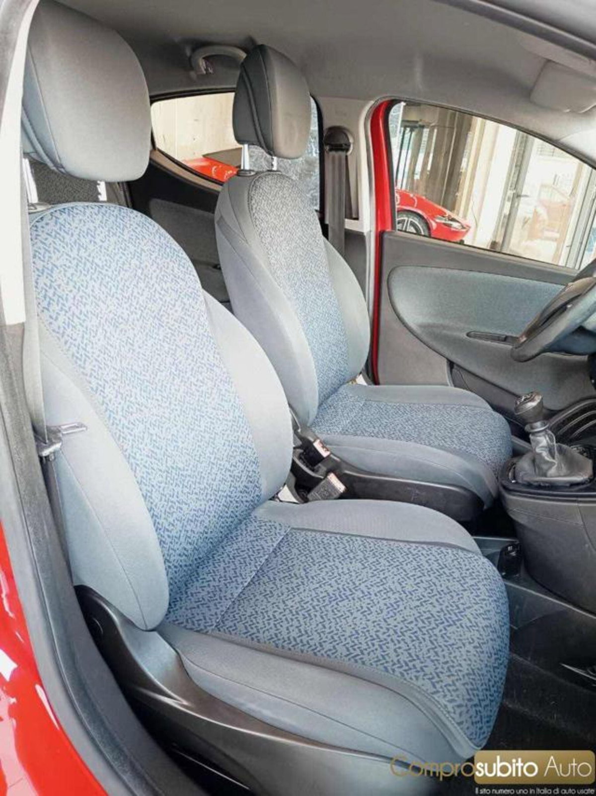 Lancia Ypsilon 1.0 FireFly 5 porte S&S Hybrid Ecochic Gold (14)