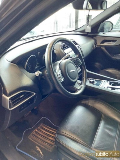 Jaguar F-Pace 2.0 D 180 CV AWD aut. Portfolio (20)