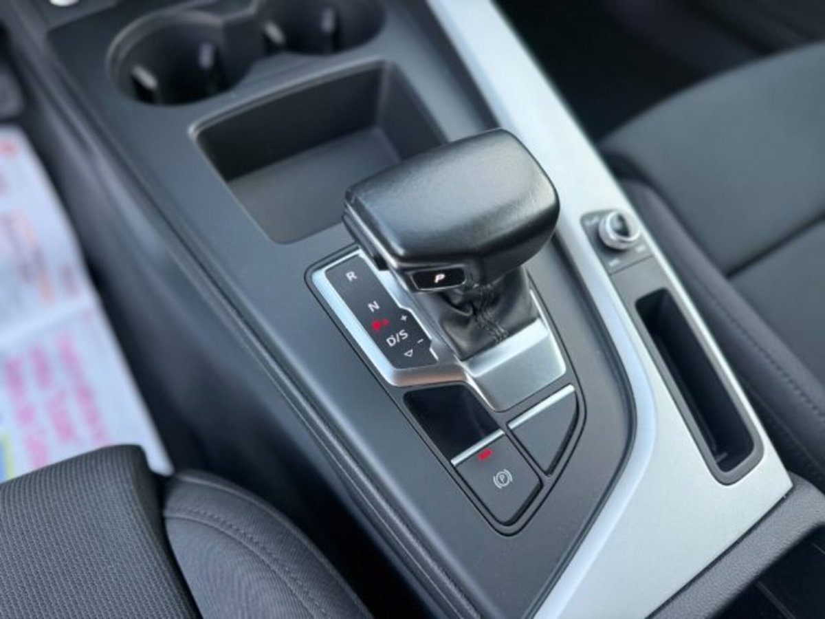Audi A4 35 TDI/163 CV S tronic S line edition (15)