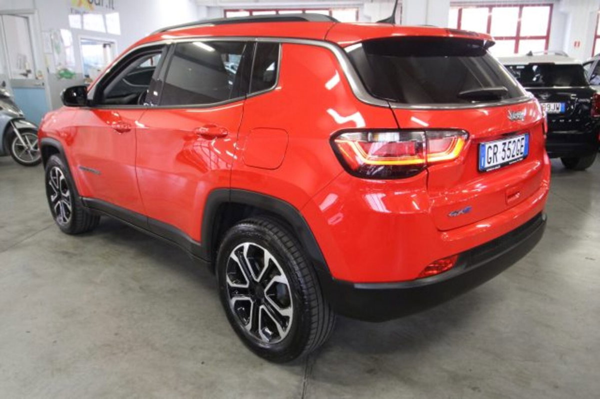 Jeep Compass 1.3 T4 190CV PHEV AT6 4xe Limited (4)