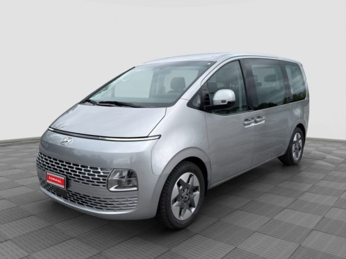 Hyundai Staria 2.2 2wd auto