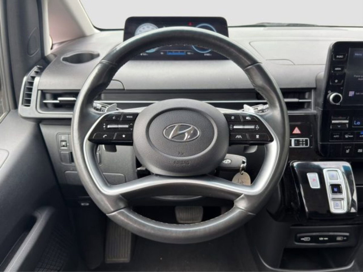 Hyundai Staria 2.2 2wd auto (14)
