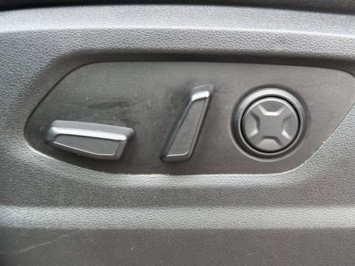 Hyundai Staria 2.2 2wd auto (19)