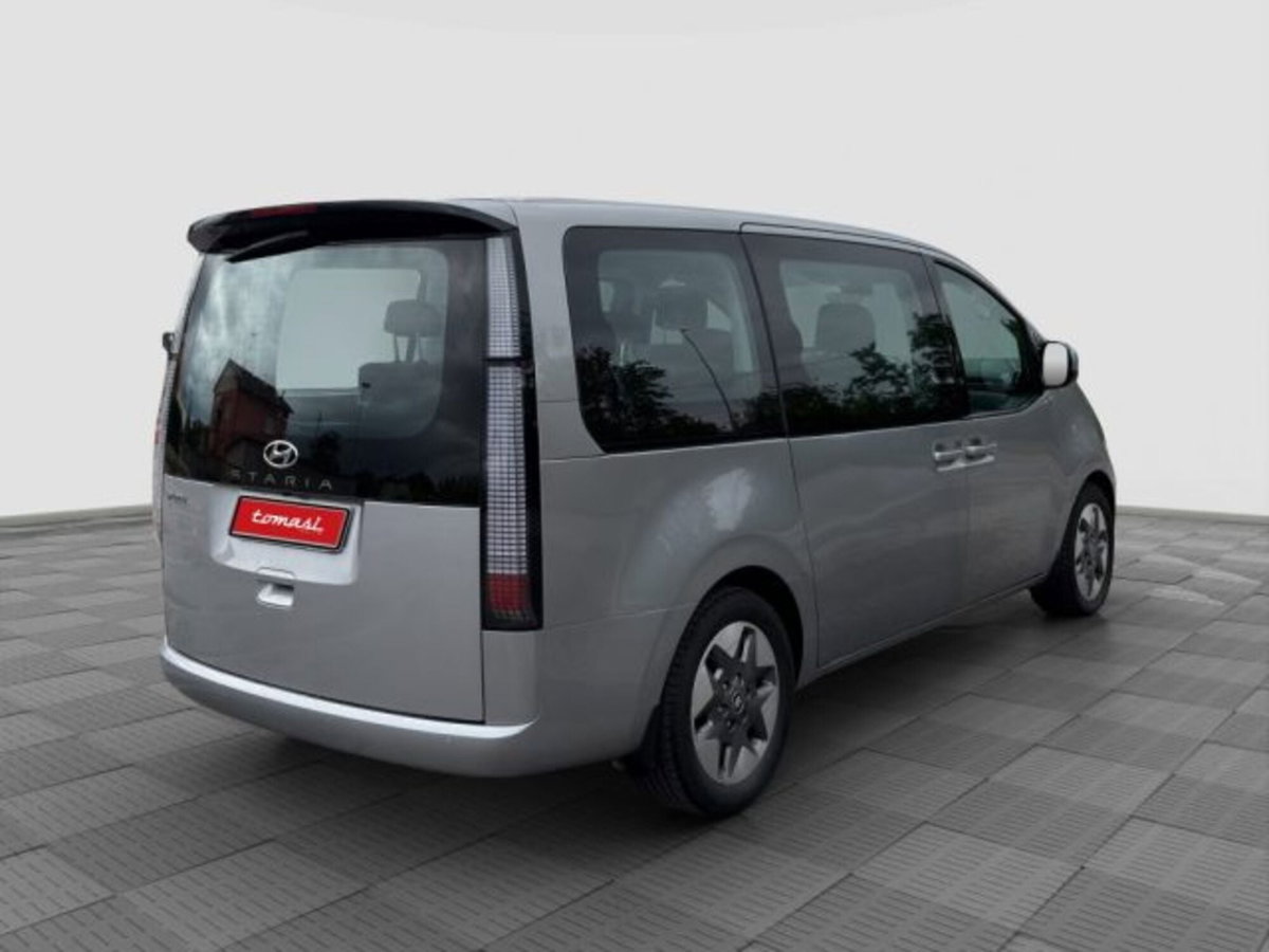 Hyundai Staria 2.2 2wd auto (5)