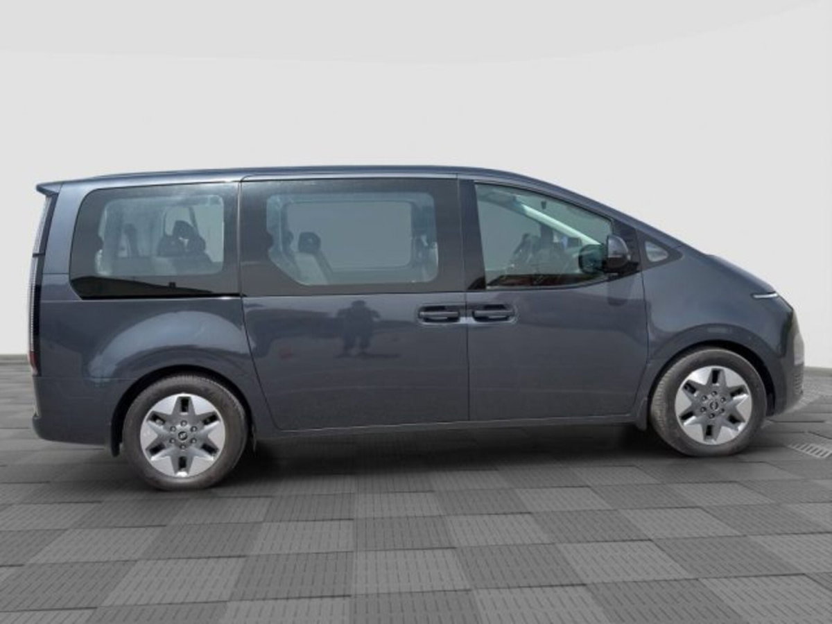 Hyundai Staria 2.2 awd auto (6)