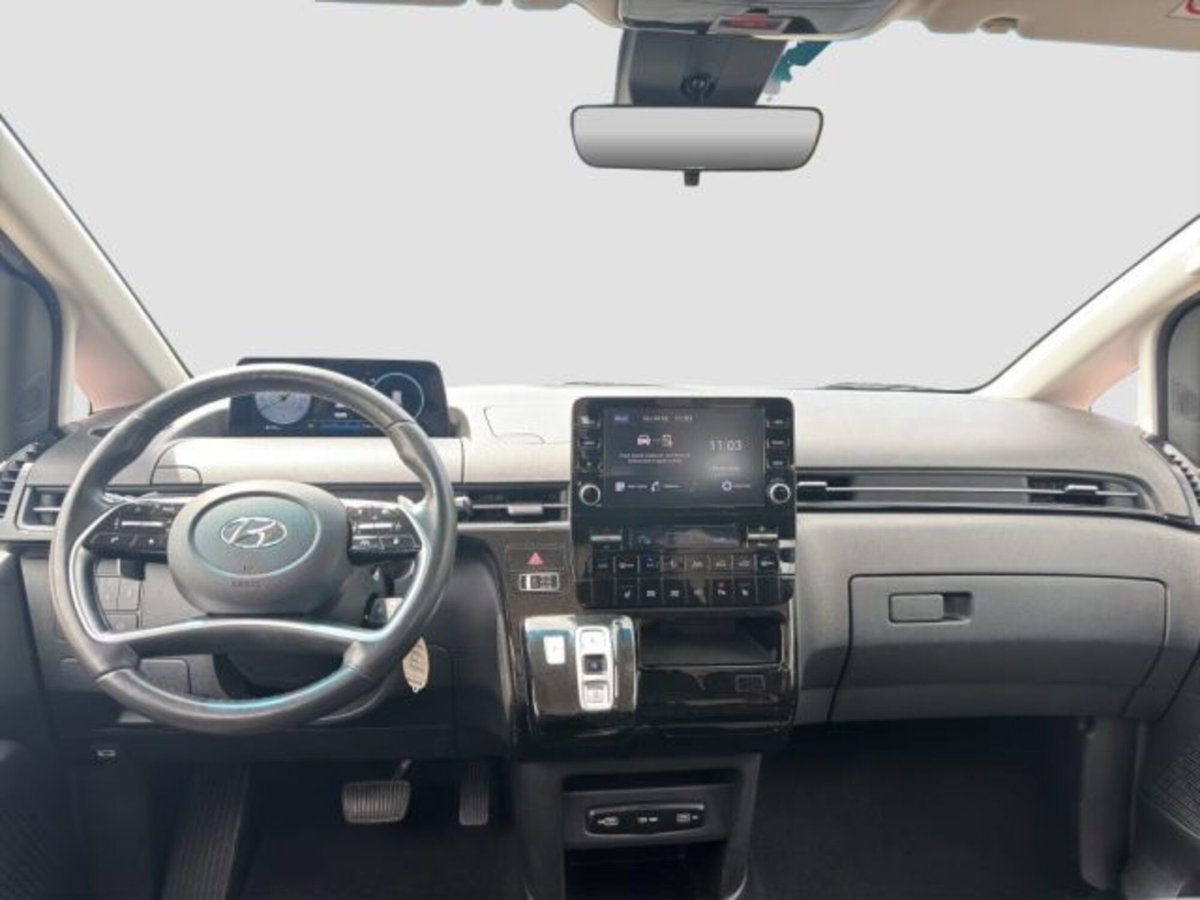 Hyundai Staria 2.2 2wd auto (13)