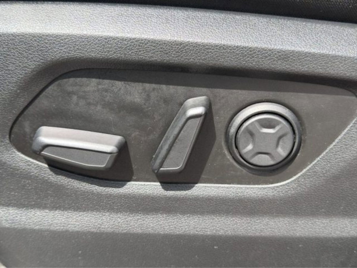 Hyundai Staria 2.2 2wd auto (19)
