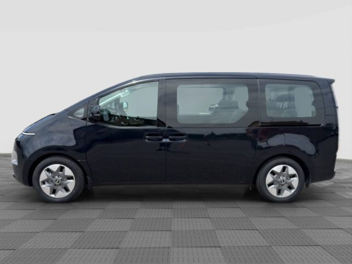 Hyundai Staria 2.2 2wd auto (2)