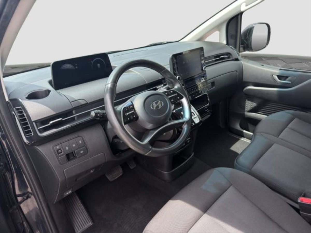 Hyundai Staria 2.2 2wd auto (9)