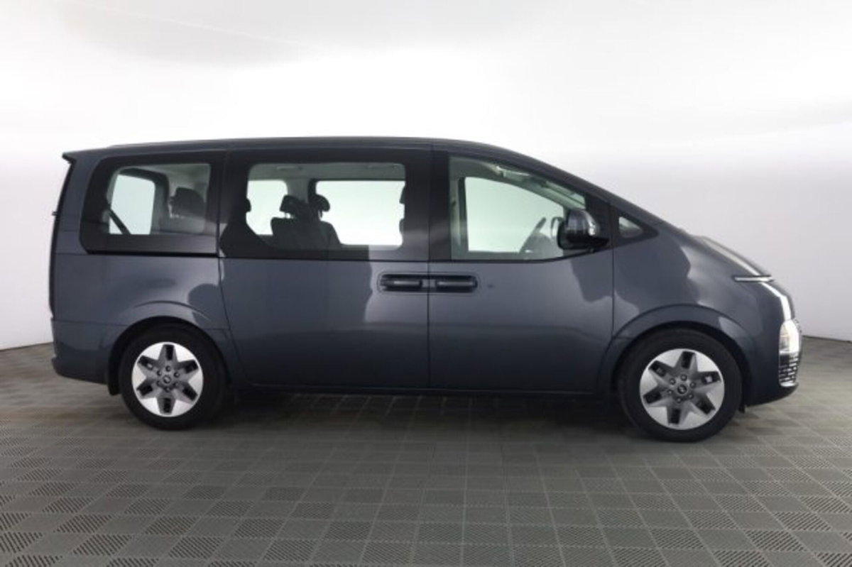 Hyundai Staria 2.2 2wd auto (3)