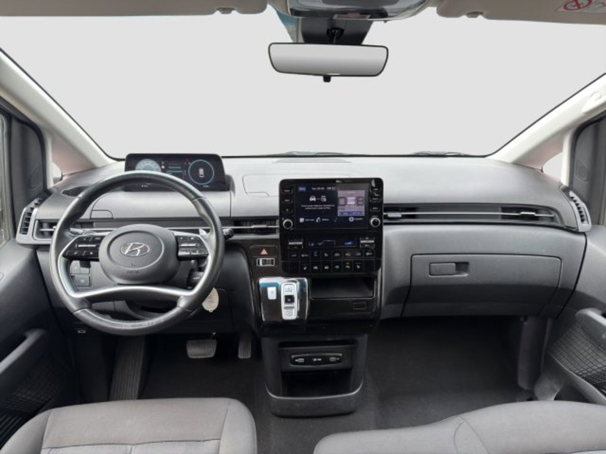 Hyundai Staria 2.2 2wd auto (13)
