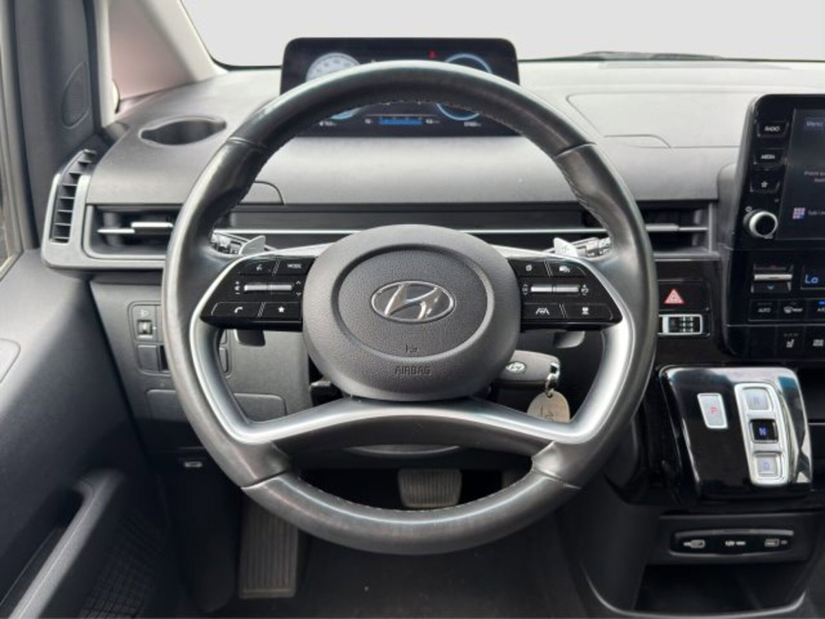 Hyundai Staria 2.2 2wd auto (14)